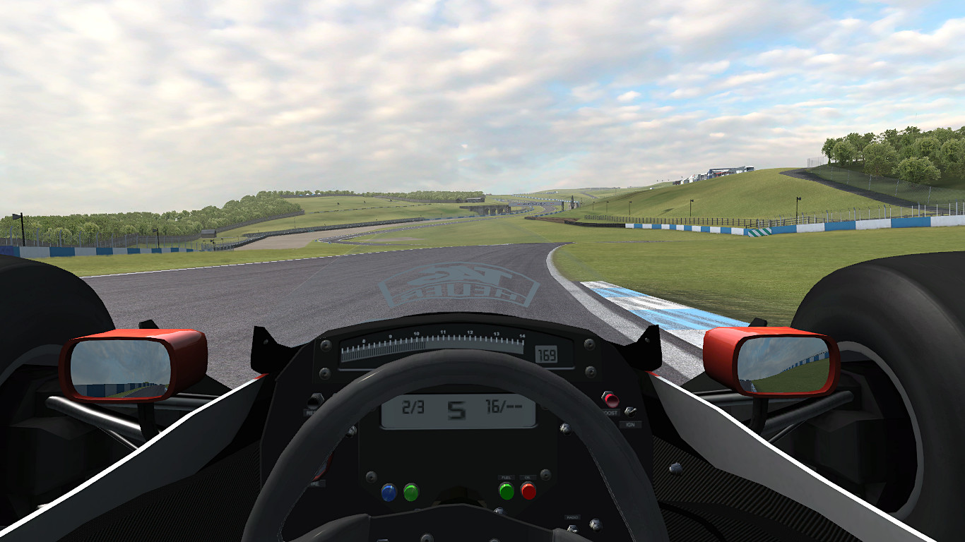 Simraceway and Donington Park's Craner Curves on-board Ayrton Senna's 1988 McLaren MP4/4.